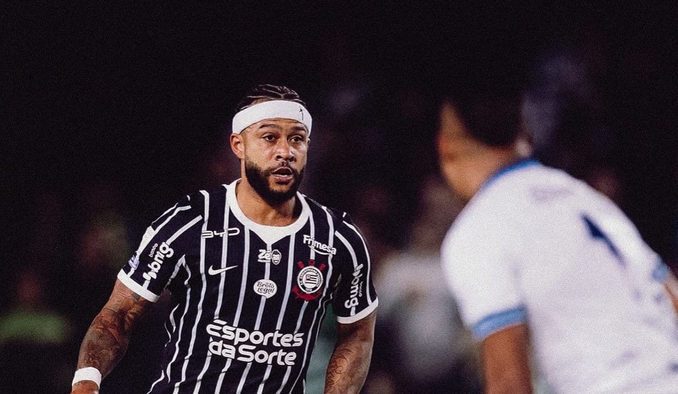 Memphis Depay em atuação pelo Corinthians. (Foto: Reprodução\Instagram @memphisdepay).